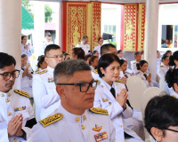 จังหวัดสุราษฎร์ธานีจัดพิธีเจริญพระพุทธมนต์และทำบุญตักบาตรถวา ... พารามิเตอร์รูปภาพ 37