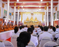 จังหวัดสุราษฎร์ธานีจัดพิธีเจริญพระพุทธมนต์และทำบุญตักบาตรถวา ... พารามิเตอร์รูปภาพ 42