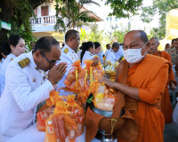 จังหวัดสุราษฎร์ธานีจัดพิธีเจริญพระพุทธมนต์และทำบุญตักบาตรถวา ... พารามิเตอร์รูปภาพ 53