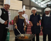 รองผู้ว่าราชการจังหวัดสุราษฎร์ธานี เปิดงานประกวดทำอาหาร "Str ... พารามิเตอร์รูปภาพ 3