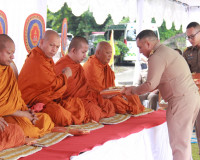 ผู้ว่าฯ สุราษฎร์ธานี นำข้าราชการและประชาชนร่วมพิธีถวายพระพรช ... พารามิเตอร์รูปภาพ 7