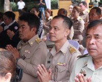 ผู้ว่าฯ สุราษฎร์ธานี นำข้าราชการและประชาชนร่วมพิธีถวายพระพรช ... พารามิเตอร์รูปภาพ 43