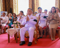 พระบาทสมเด็จพระเจ้าอยู่หัว พระราชทานผ้าไตร เนื่องในพิธีทำบุญ ... พารามิเตอร์รูปภาพ 4