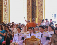 พระบาทสมเด็จพระเจ้าอยู่หัว พระราชทานผ้าไตร เนื่องในพิธีทำบุญ ... พารามิเตอร์รูปภาพ 5