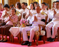 พระบาทสมเด็จพระเจ้าอยู่หัว พระราชทานผ้าไตร เนื่องในพิธีทำบุญ ... พารามิเตอร์รูปภาพ 15