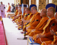พระบาทสมเด็จพระเจ้าอยู่หัว พระราชทานผ้าไตร เนื่องในพิธีทำบุญ ... พารามิเตอร์รูปภาพ 20