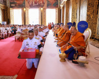 พระบาทสมเด็จพระเจ้าอยู่หัว พระราชทานผ้าไตร เนื่องในพิธีทำบุญ ... พารามิเตอร์รูปภาพ 22