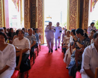 พระบาทสมเด็จพระเจ้าอยู่หัว พระราชทานผ้าไตร เนื่องในพิธีทำบุญ ... พารามิเตอร์รูปภาพ 32