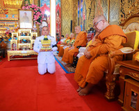 พระบาทสมเด็จพระเจ้าอยู่หัว พระราชทานผ้าไตร เนื่องในพิธีทำบุญ ... พารามิเตอร์รูปภาพ 33