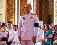 พระบาทสมเด็จพระเจ้าอยู่หัว พระราชทานผ้าไตร เนื่องในพิธีทำบุญ ... พารามิเตอร์รูปภาพ 36