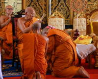 พระบาทสมเด็จพระเจ้าอยู่หัว พระราชทานผ้าไตร เนื่องในพิธีทำบุญ ... พารามิเตอร์รูปภาพ 41