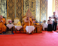 พระบาทสมเด็จพระเจ้าอยู่หัว พระราชทานผ้าไตร เนื่องในพิธีทำบุญ ... พารามิเตอร์รูปภาพ 42