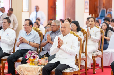 รองผู้ว่าราชการจังหวัดสุราษฎร์ธานี เป็นประธานในพิธีวันบูรพาจ ... พารามิเตอร์รูปภาพ 1