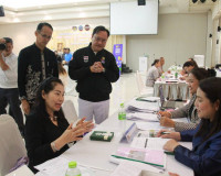 รองผู้ว่าราชการจังหวัดสุราษฎร์ธานี พบปะคณะทำงานและผู้เข้าร่ว ... พารามิเตอร์รูปภาพ 7