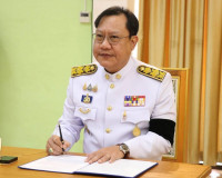 รองผู้ว่าราชการจังหวัดสุราษฎร์ธานี เป็นประธาน ในพิธีถวายพระพ ... พารามิเตอร์รูปภาพ 3