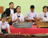 รองผู้ว่าราชการจังหวัดสุราษฎร์ธานี เป็นประธาน ในพิธีถวายพระพ ... พารามิเตอร์รูปภาพ 9