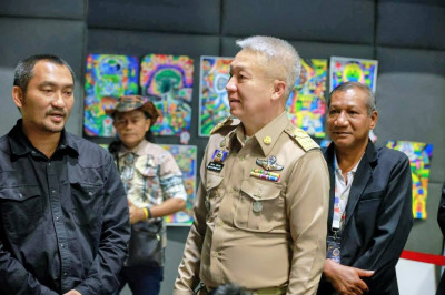 รองผู้ว่าราชการจังหวัดสุราษฎร์ธานี เป็นประธานในพิธีเปิดการแข ... พารามิเตอร์รูปภาพ 1