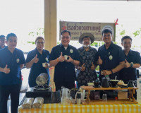 รองผู้ว่าราชการจังหวัดสุราษฎร์ธานี เป็นประธานในพิธีเปิดงานโค ... พารามิเตอร์รูปภาพ 11