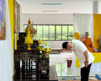 รองผู้ว่าราชการจังหวัดสุราษฎร์ธานี เป็นประธานในพิธีเจริญพระพ ... พารามิเตอร์รูปภาพ 3