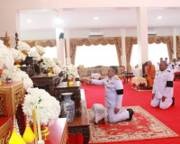 จังหวัดสุราษฎร์ธานีจัดพิธีบำเพ็ญกุศลและทำบุญตักบาตร ในวาระคร ... พารามิเตอร์รูปภาพ 15