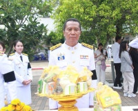 จังหวัดสุราษฎร์ธานีจัดพิธีบำเพ็ญกุศลและทำบุญตักบาตร ในวาระคร ... พารามิเตอร์รูปภาพ 47