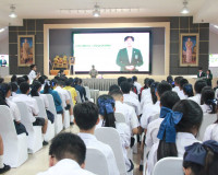 โรงเรียนสุราษฎร์ธานีขับเคลื่อนการดำเนินงานสภานักเรียนและการส ... พารามิเตอร์รูปภาพ 16