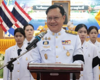 รองผู้ว่าราชการจังหวัดสุราษฎร์ธานี เป็นประธาน ในพิธีประดับแผ ... พารามิเตอร์รูปภาพ 1