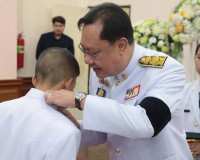 รองผู้ว่าราชการจังหวัดสุราษฎร์ธานี เป็นประธาน ในพิธีประดับแผ ... พารามิเตอร์รูปภาพ 10