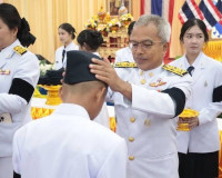 รองผู้ว่าราชการจังหวัดสุราษฎร์ธานี เป็นประธาน ในพิธีประดับแผ ... พารามิเตอร์รูปภาพ 13