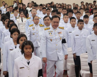 รองผู้ว่าราชการจังหวัดสุราษฎร์ธานี เป็นประธาน ในพิธีประดับแผ ... พารามิเตอร์รูปภาพ 19