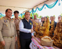 พ่อเมืองสุราษฎร์ฯ นำหน่วยบำบัดทุกข์ บำรุงสุข ลงพื้นที่อำเภอช ... พารามิเตอร์รูปภาพ 36