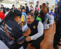 พ่อเมืองสุราษฎร์ฯ นำหน่วยบำบัดทุกข์ บำรุงสุข ลงพื้นที่อำเภอช ... พารามิเตอร์รูปภาพ 55