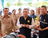 พ่อเมืองสุราษฎร์ฯ นำหน่วยบำบัดทุกข์ บำรุงสุข ลงพื้นที่อำเภอช ... พารามิเตอร์รูปภาพ 72