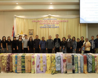 ผู้ว่าฯ สุราษฎร์ธานี เปิดกิจกรรมประกวดผ้าลายพระราชทาน "ผ้าลา ... พารามิเตอร์รูปภาพ 31