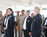 รมช.มหาดไทยห่วงใยชาวสุราษฎร์ธานี นำคณะลงพื้นที้ตรวจเยี่ยมและ ... พารามิเตอร์รูปภาพ 13