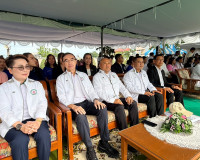 รองผู้ว่าราชการจังหวัดสุราษฎร์ธานี เป็นประธานกล่าวเปิดในพิธี ... พารามิเตอร์รูปภาพ 4