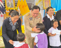รองผู้ว่าราชการจังหวัดสุราษฎร์ธานี เป็นประธานในพิธีเปิดกิจกร ... พารามิเตอร์รูปภาพ 12