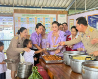 รองผู้ว่าราชการจังหวัดสุราษฎร์ธานี เป็นประธานในพิธีเปิดกิจกร ... พารามิเตอร์รูปภาพ 18