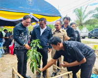 รองผู้ว่าราชการจังหวัดฯ เป็นประธานในพิธีมอบบ้านโครงการบ้านห่ ... พารามิเตอร์รูปภาพ 10