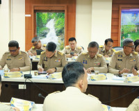 ผู้ว่าฯ สุราษฎร์ธานี ประชุมนายอำเภอ หัวหน้าส่วนราชการ และหัว ... พารามิเตอร์รูปภาพ 16