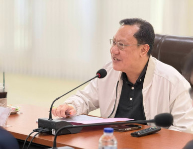 รองผู้ว่าราชการจังหวัดสุราษฎร์ธานี เป็นประธานการประชุม คณะอน ... พารามิเตอร์รูปภาพ 1