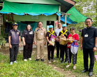 รองผู้ว่าฯ สุราษฎร์ธานี ตรวจเยี่ยมให้กำลังใจครัวเรือนเปราะบา ... พารามิเตอร์รูปภาพ 12