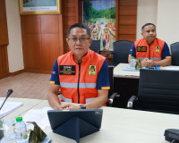 รองผู้ว่าฯ สุราษฎร์ธานี ร่วมประชุมกองบัญชาการป้องกันและบรรเท ... พารามิเตอร์รูปภาพ 11