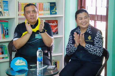 สุราษฎร์ธานีรวมพลังสตรี 19 อำเภอ ประดิษฐ์ “ดอกบัวผุด” ดอกไม้ ... พารามิเตอร์รูปภาพ 1