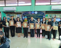 สุราษฎร์ธานีรวมพลังสตรี 19 อำเภอ ประดิษฐ์ “ดอกบัวผุด” ดอกไม้ ... พารามิเตอร์รูปภาพ 6