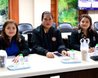รองผู้ว่าฯ สุราษฎร์ธานี ร่วมประชุมติดตามสถานการณ์และการให้คว ... พารามิเตอร์รูปภาพ 9
