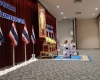 จังหวัดสุราษฎร์ธานีจัดพิธีวางพวงมาลา น้อมรำลึกในพระมหากรุณาธ ... พารามิเตอร์รูปภาพ 11