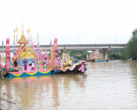 จังหวัดสุราษฎร์ธานีจัดพิธีเจริญพระพุทธมนต์สมโภชเรือพนมพระทาง ... พารามิเตอร์รูปภาพ 20