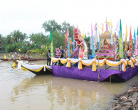 จังหวัดสุราษฎร์ธานีจัดพิธีเจริญพระพุทธมนต์สมโภชเรือพนมพระทาง ... พารามิเตอร์รูปภาพ 35